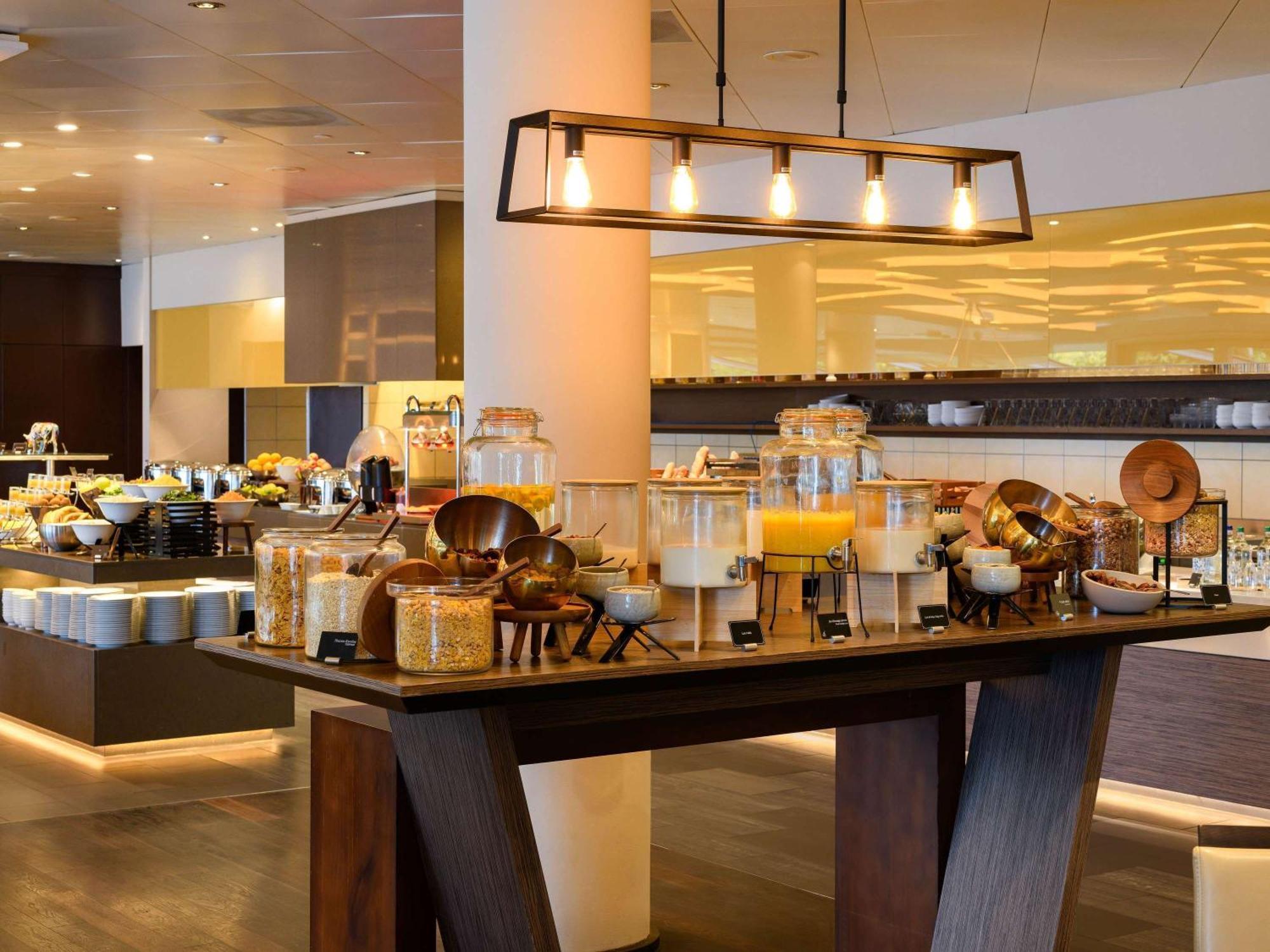 Mövenpick 4*