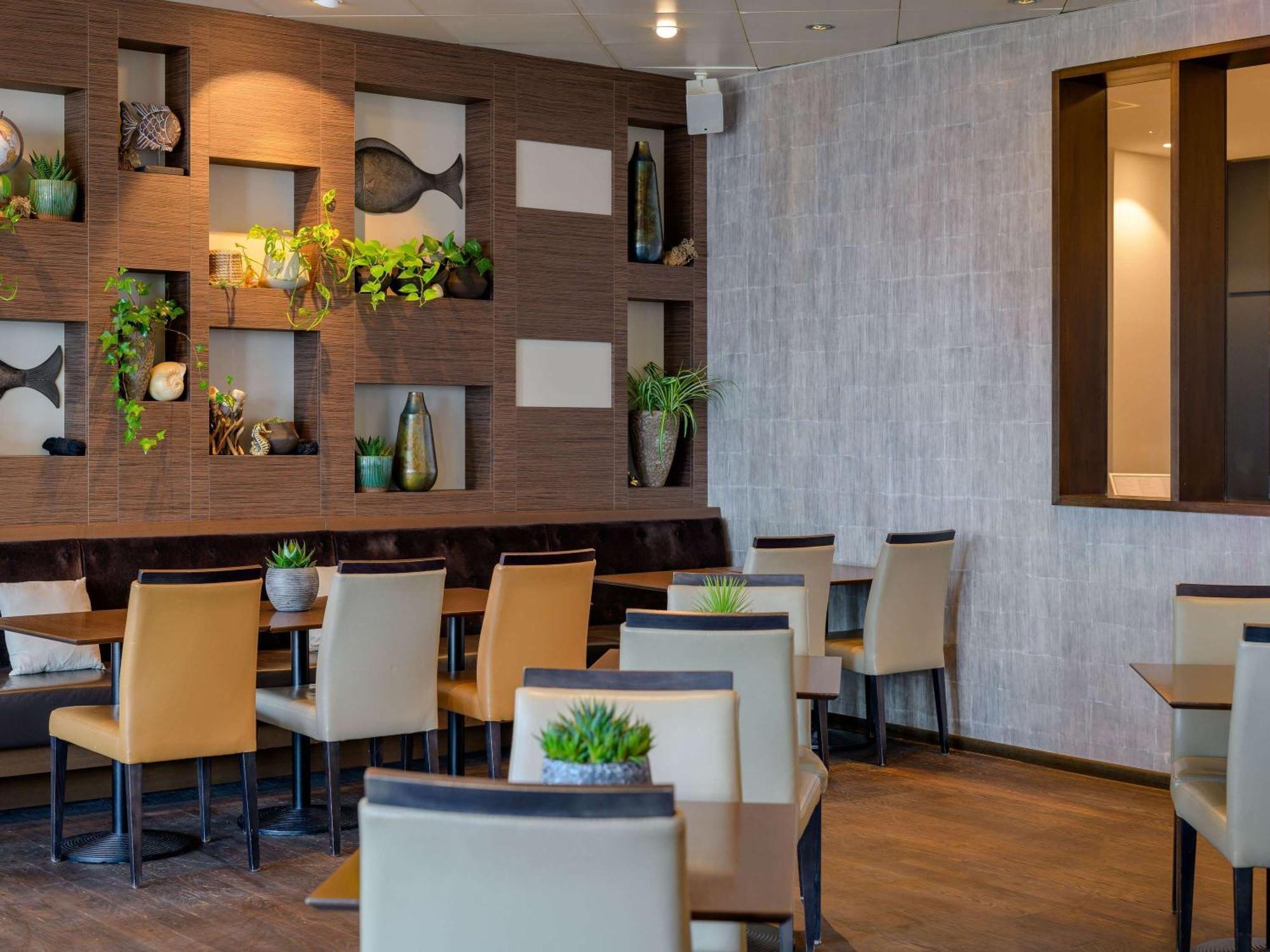 Hotel Mövenpick 4*