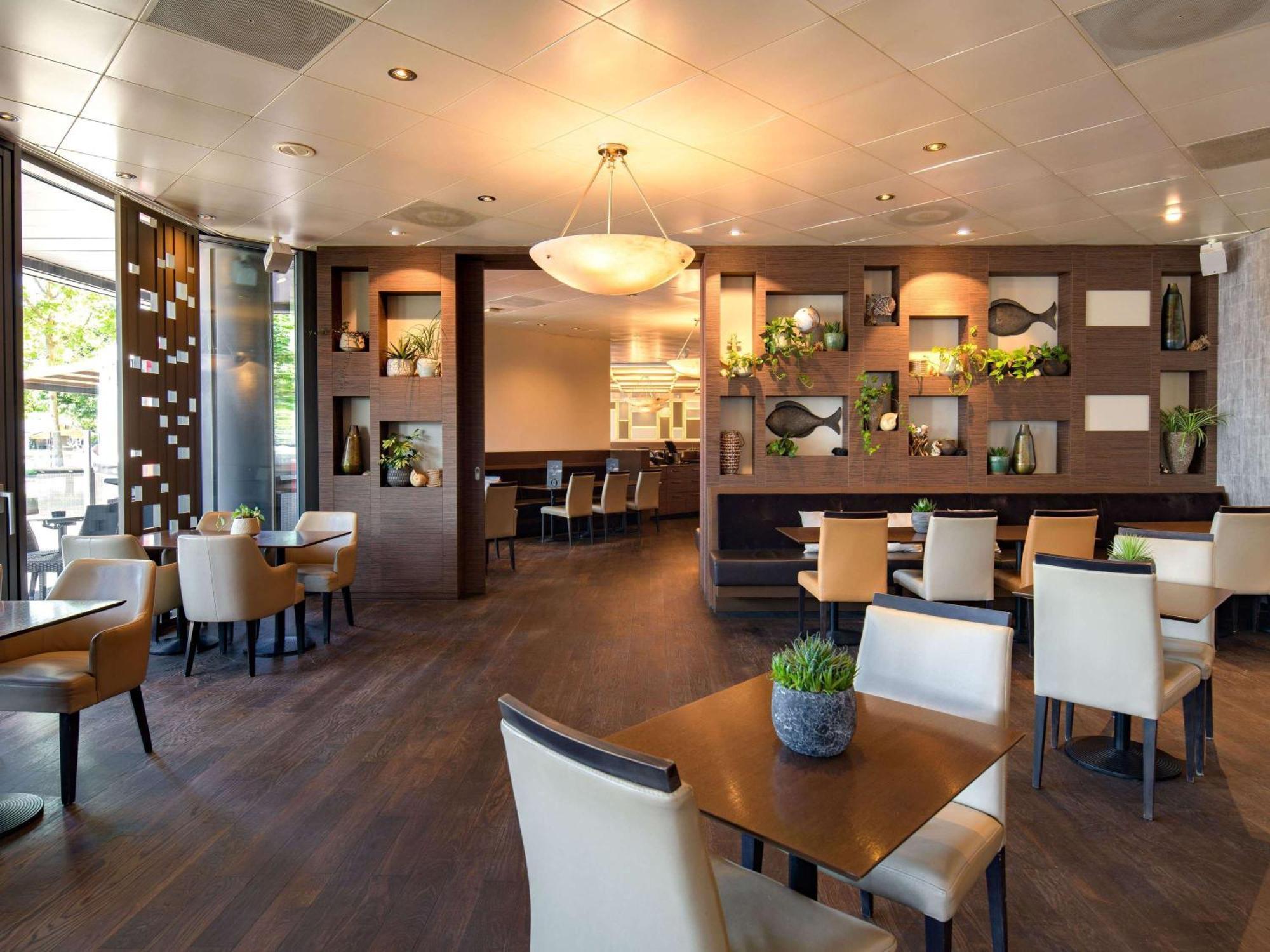 Mövenpick 4*